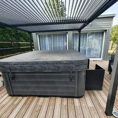 לינה וארוחת בוקר De La Mare Aux Chevres Reux