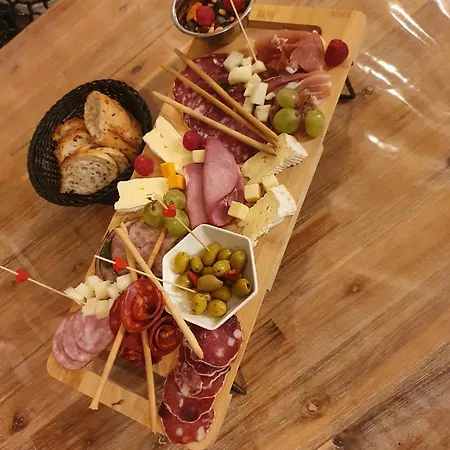 De La Mare Aux Chevres Reux