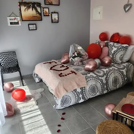 לינה וארוחת בוקר De La Mare Aux Chevres 3*