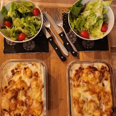 De La Mare Aux Chevres