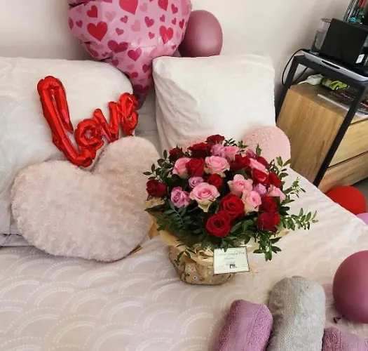 לינה וארוחת בוקר De La Mare Aux Chevres Reux