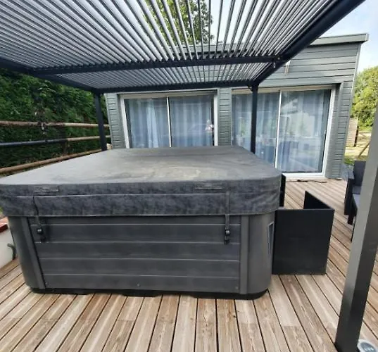 לינה וארוחת בוקר De La Mare Aux Chevres Reux