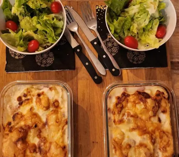 De La Mare Aux Chevres